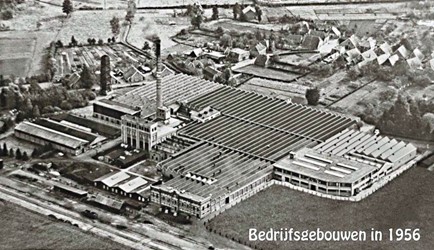 <p>Luchtfoto van de textielfabriek van D. Jordaan & Zn. aan het spoor uit 1956 (www.entoen.nu/nl). </p>
